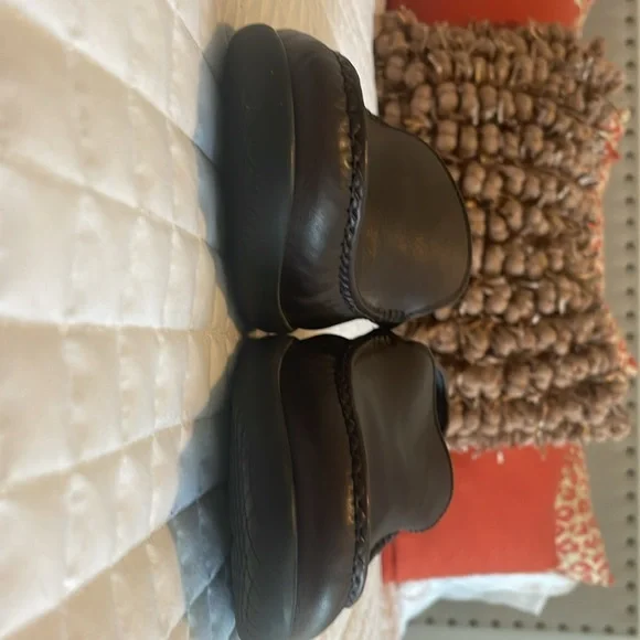 Men’s slide on dress loafers, size 11 Cole Haan - Picture 3 of 6